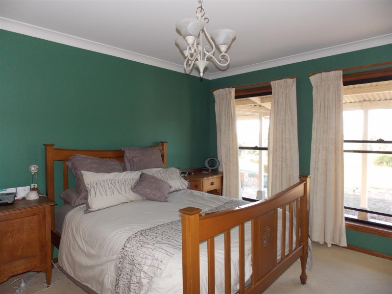 35-37 Thomas Street, Parkes NSW 2870