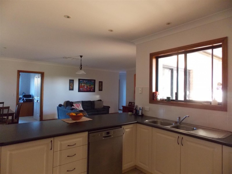 35-37 Thomas Street, Parkes NSW 2870