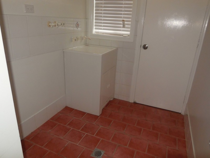 2 Noonan Street, Parkes NSW 2870