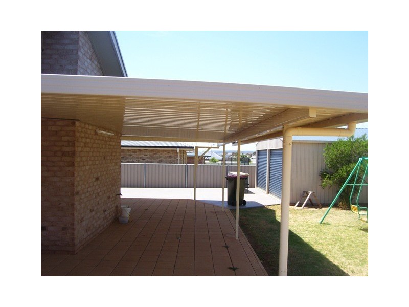 2 Noonan Street, Parkes NSW 2870
