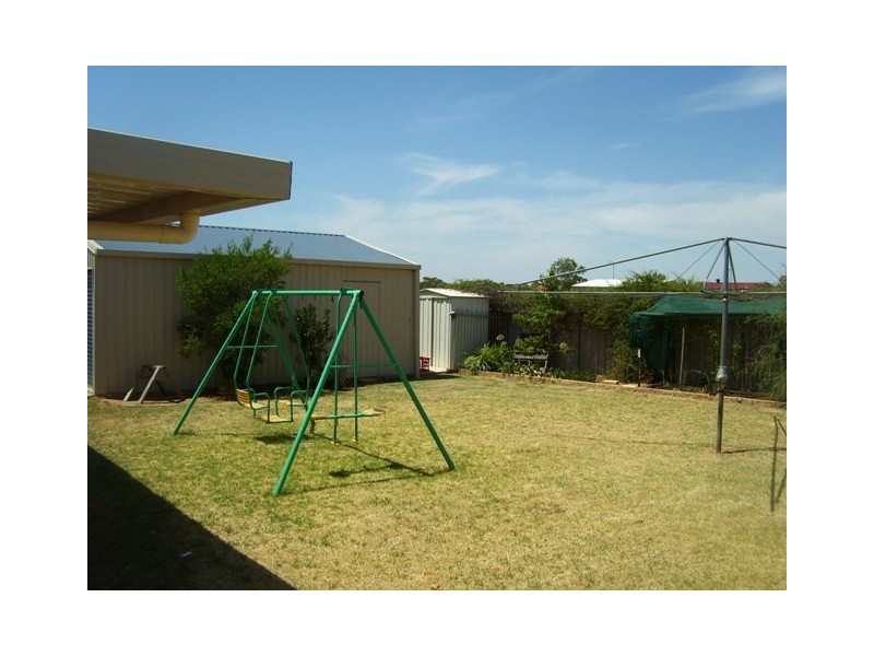 2 Noonan Street, Parkes NSW 2870