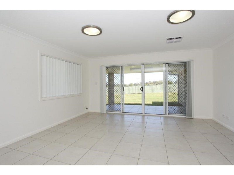 5 Warragrah Place, Parkes NSW 2870