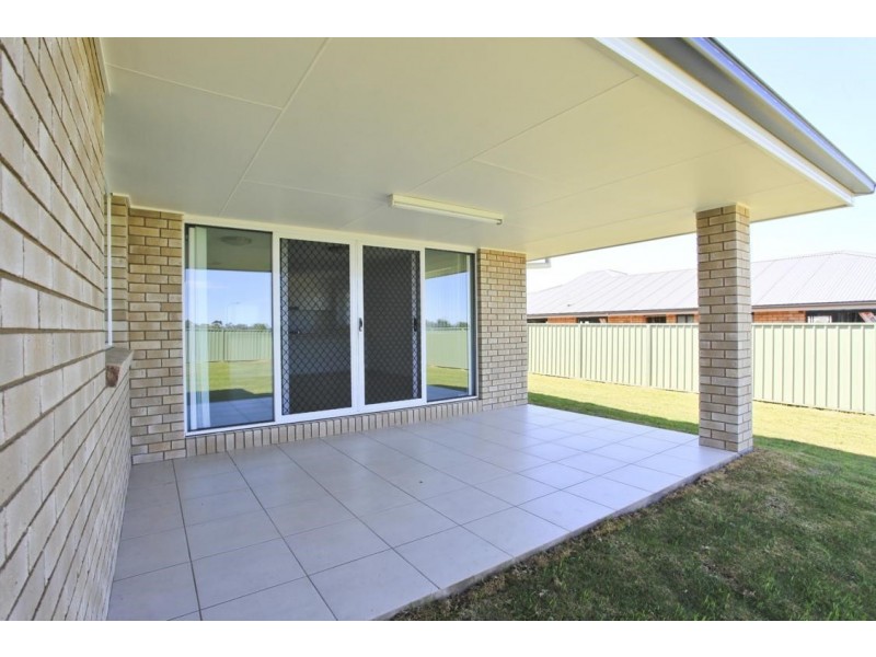 5 Warragrah Place, Parkes NSW 2870