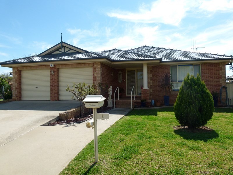 2 McMillan Place, Forbes NSW 2871