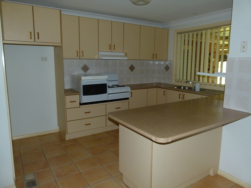 2 McMillan Place, Forbes NSW 2871