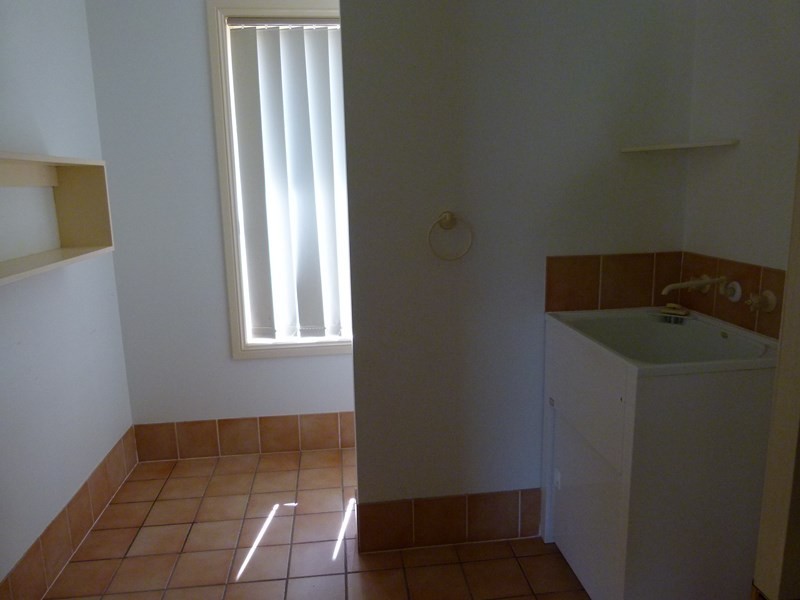 2 McMillan Place, Forbes NSW 2871