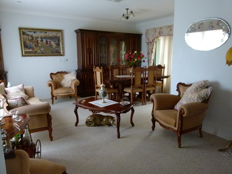 3 Hettie Place, Forbes NSW 2871