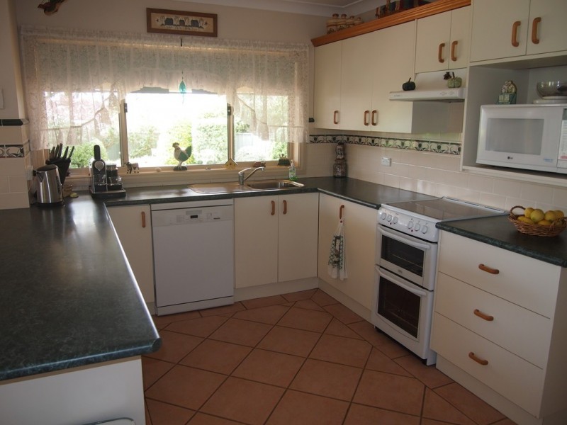 9 Cobden Place, Parkes NSW 2870