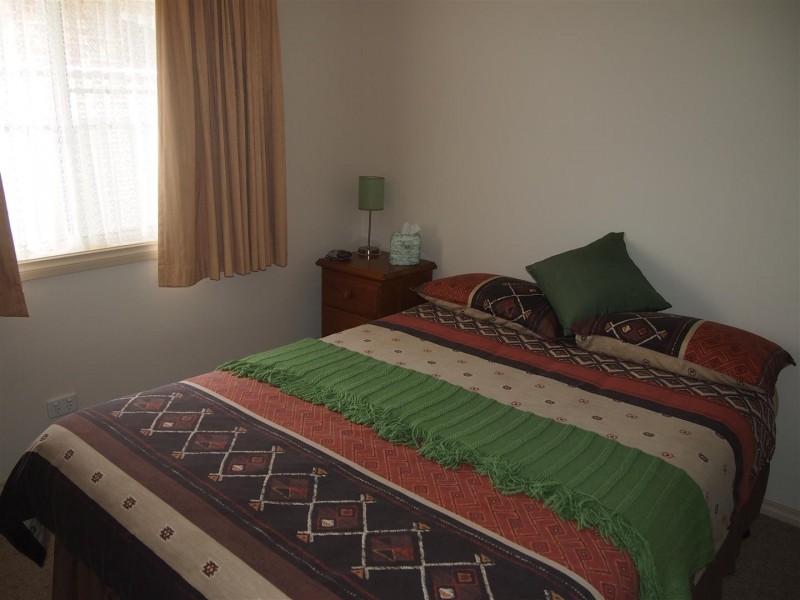 9 Cobden Place, Parkes NSW 2870
