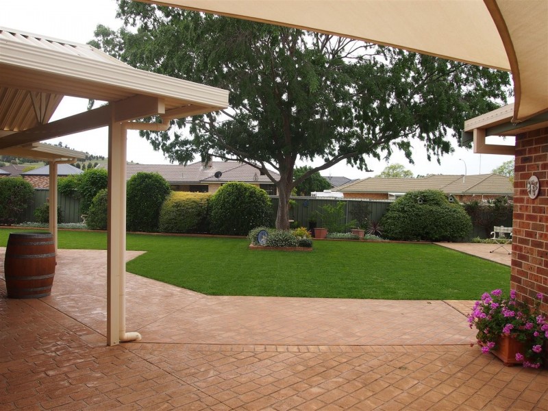 9 Cobden Place, Parkes NSW 2870