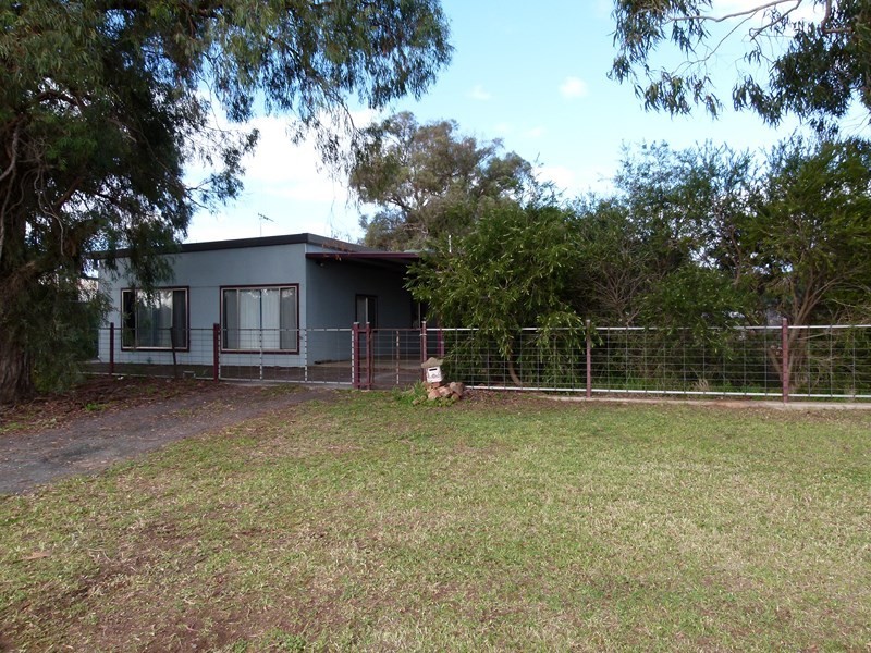 16 Ferry Street, Forbes NSW 2871