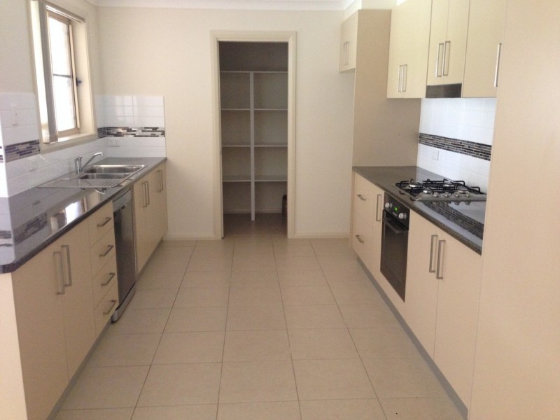 14 Basil Avenue, Parkes NSW 2870