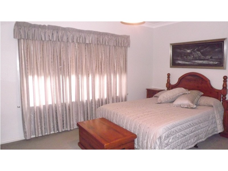 14 McGregor St, Condobolin NSW 2877
