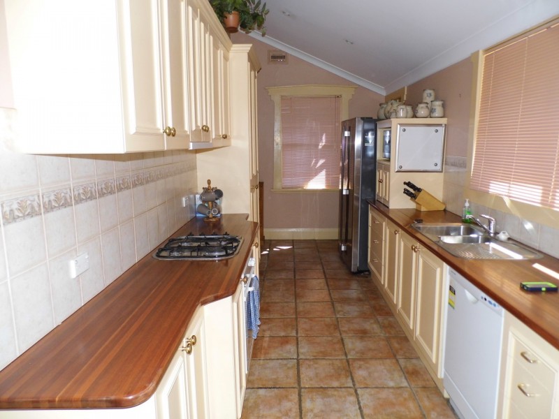 22 Elizabeth Street, Parkes NSW 2870