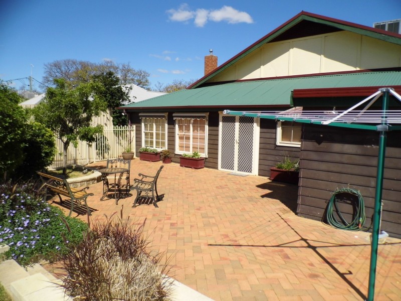 22 Elizabeth Street, Parkes NSW 2870