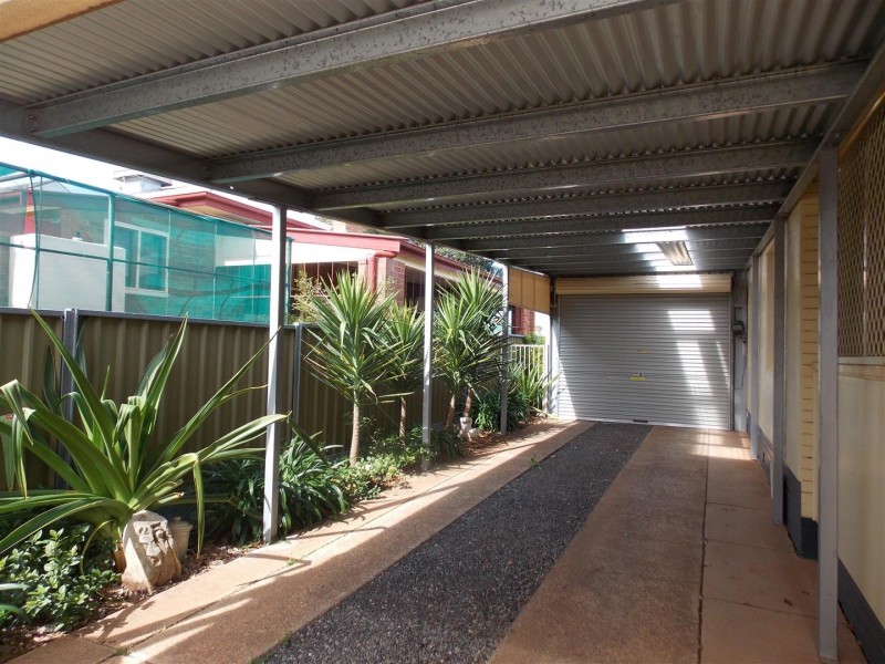 24 Armstrong Street, Parkes NSW 2870