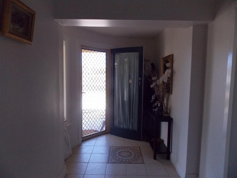 24 Armstrong Street, Parkes NSW 2870