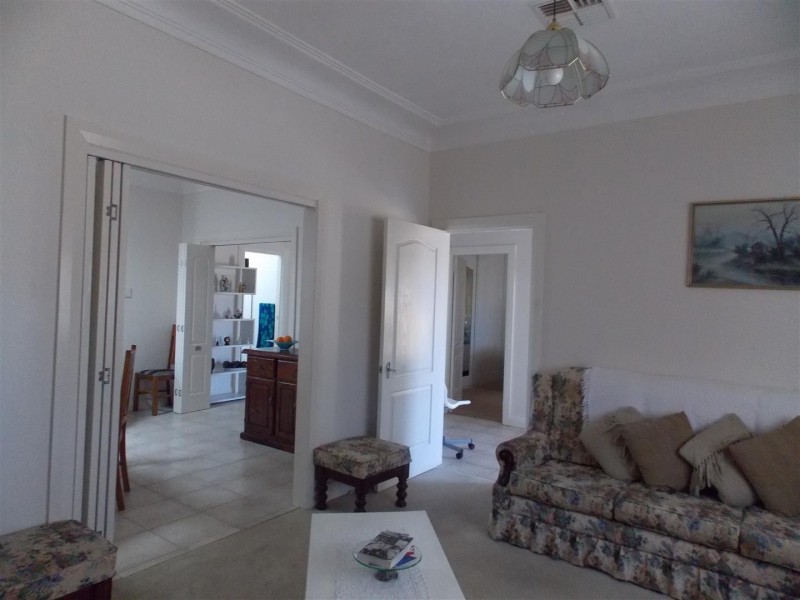 24 Armstrong Street, Parkes NSW 2870