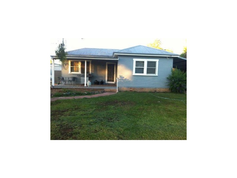 12 Oberon street, Eugowra NSW 2806