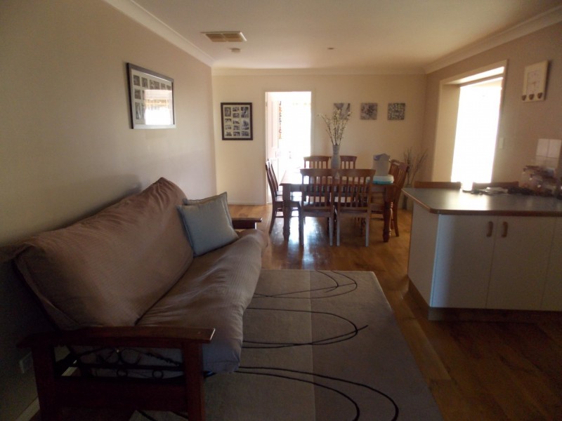 7 Mimosa Avenue, Parkes NSW 2870