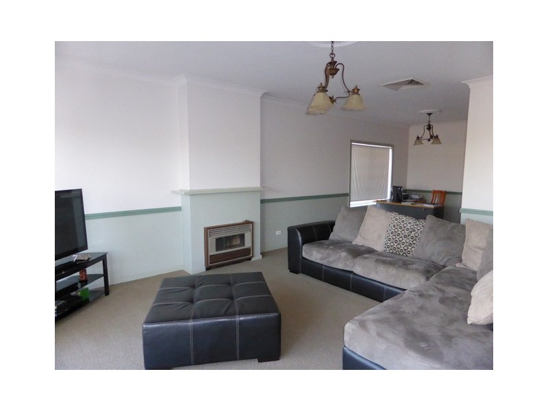 36 Mengarvie Road, Parkes NSW 2870