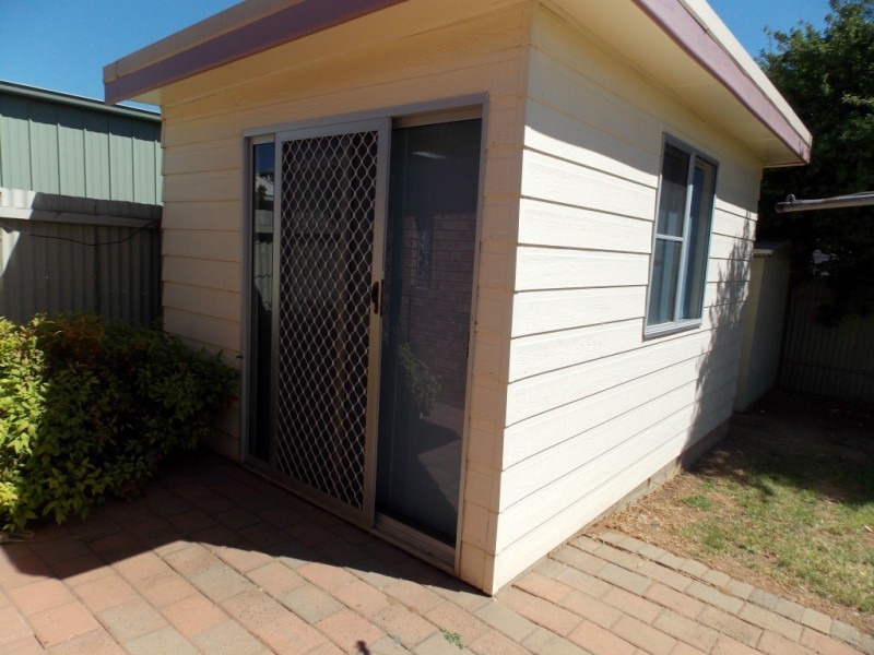 84 Woodward Street, Parkes NSW 2870