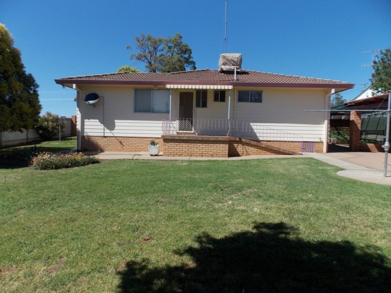 84 Woodward Street, Parkes NSW 2870