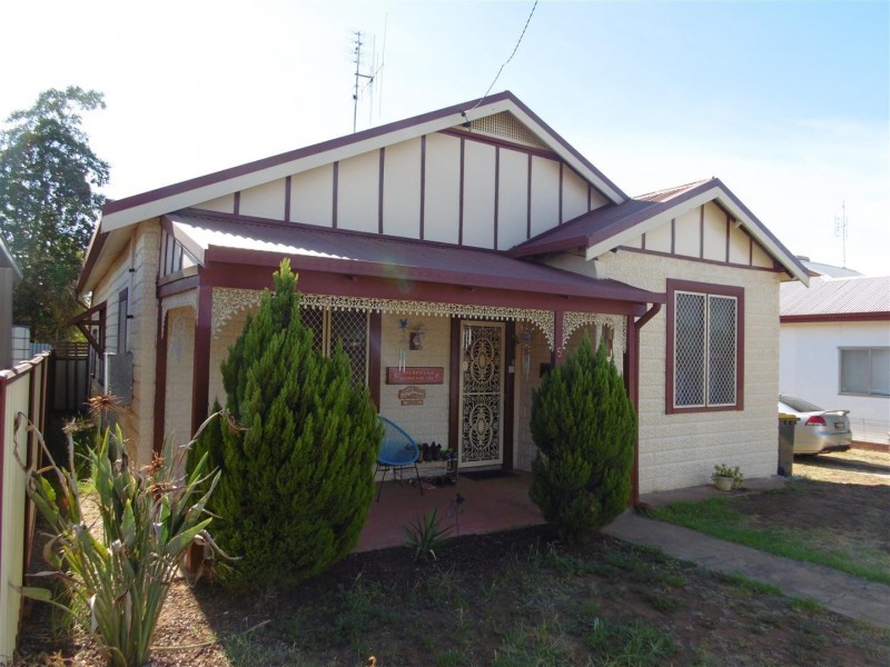 5 East Street, Parkes NSW 2870