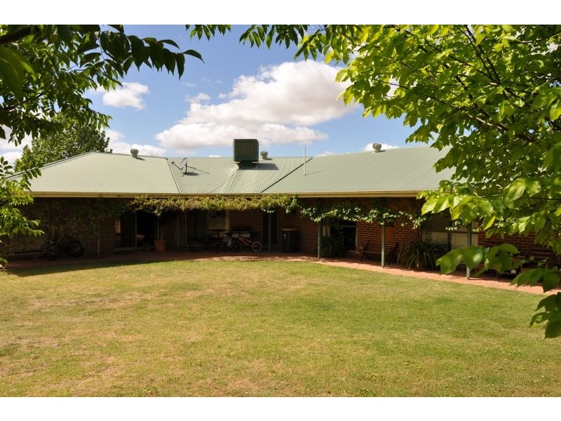 22 Bowler Street, Eugowra NSW 2806