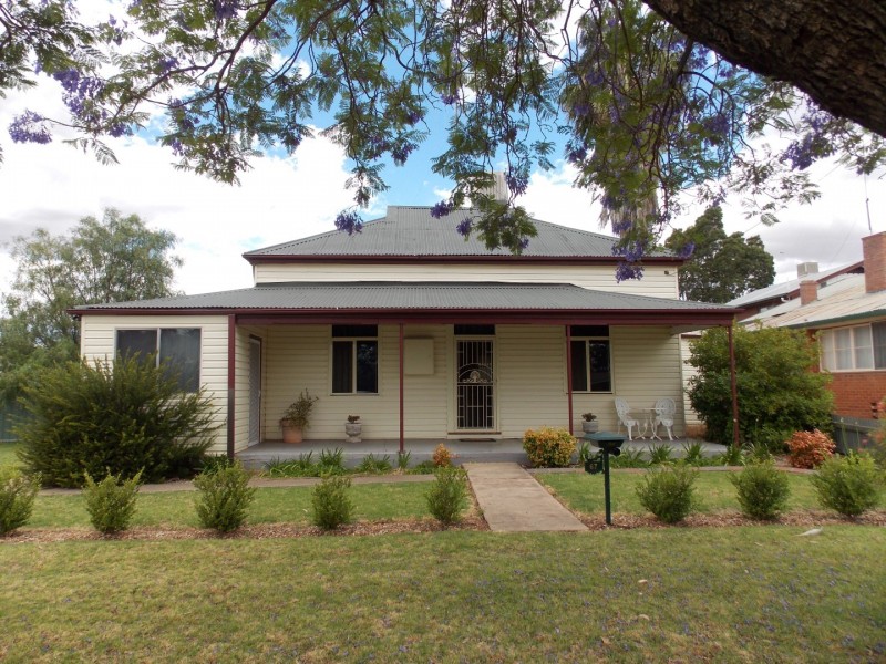 67 Hill Street, Parkes NSW 2870