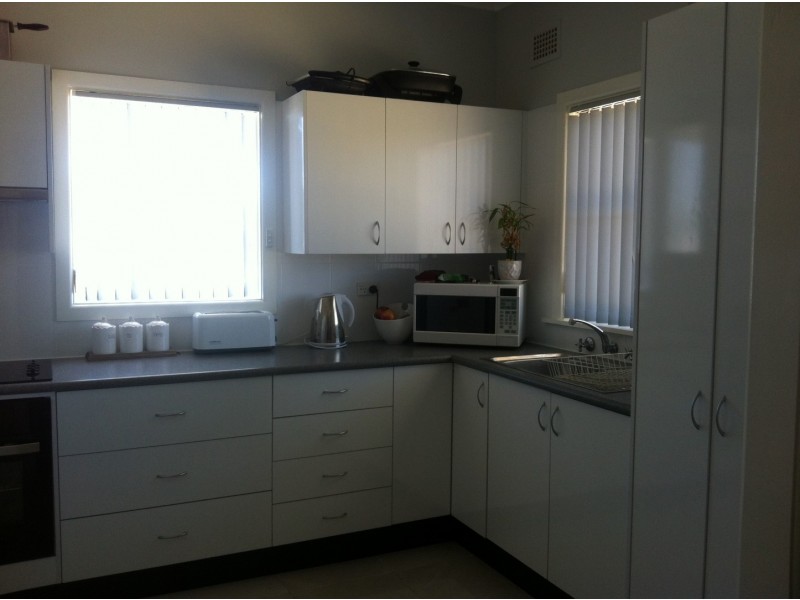 2 Keast Street, Parkes NSW 2870