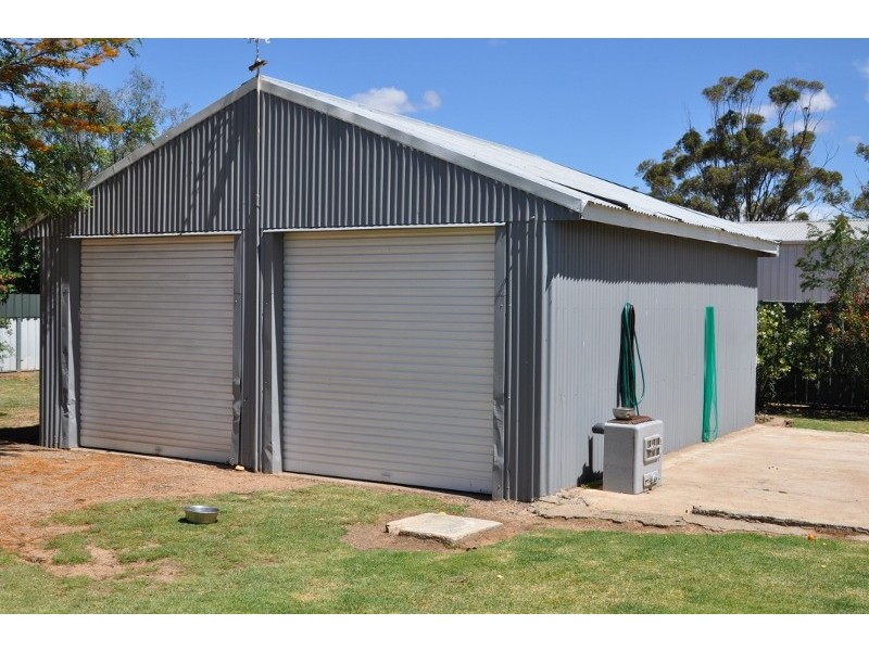 28 Pye Street, Eugowra NSW 2806