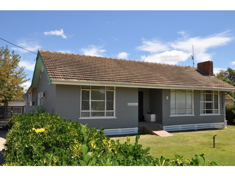 28 Pye Street, Eugowra NSW 2806