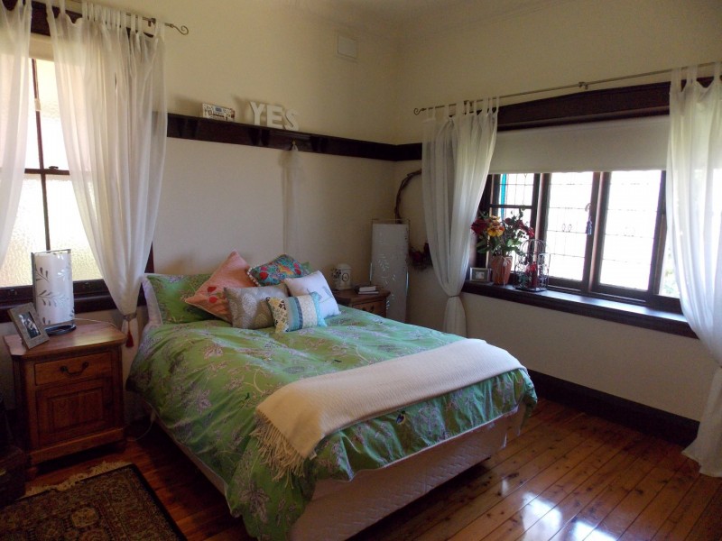 4 Metcalfe Street, Parkes NSW 2870