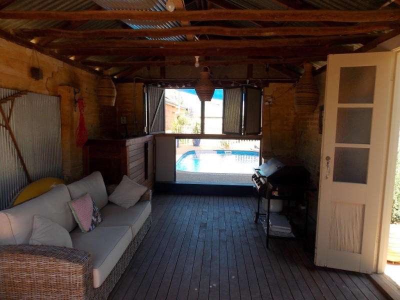 4 Metcalfe Street, Parkes NSW 2870