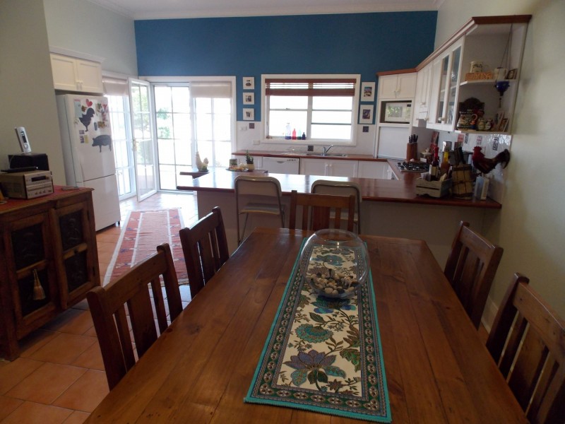 4 Metcalfe Street, Parkes NSW 2870