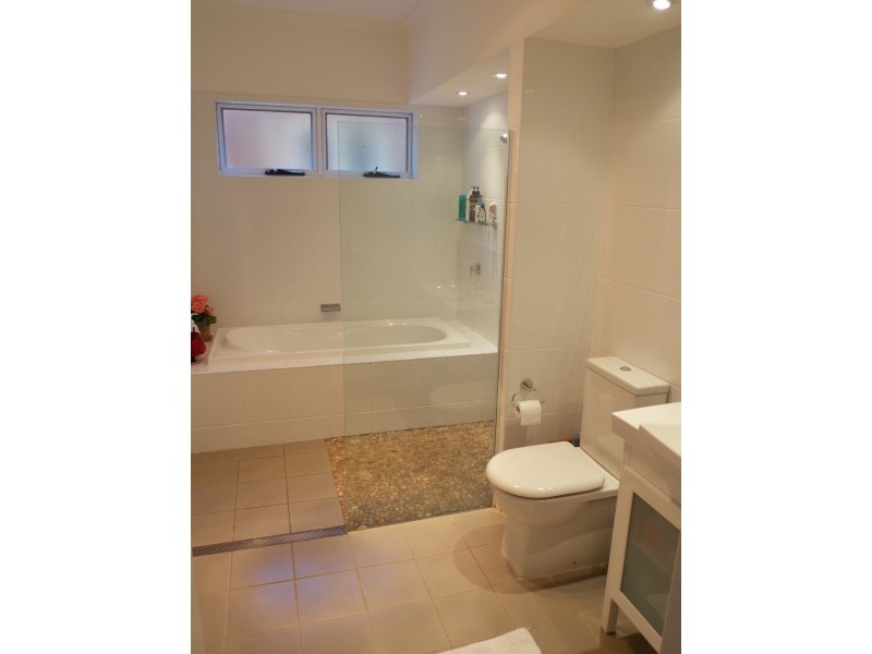 4 Metcalfe Street, Parkes NSW 2870