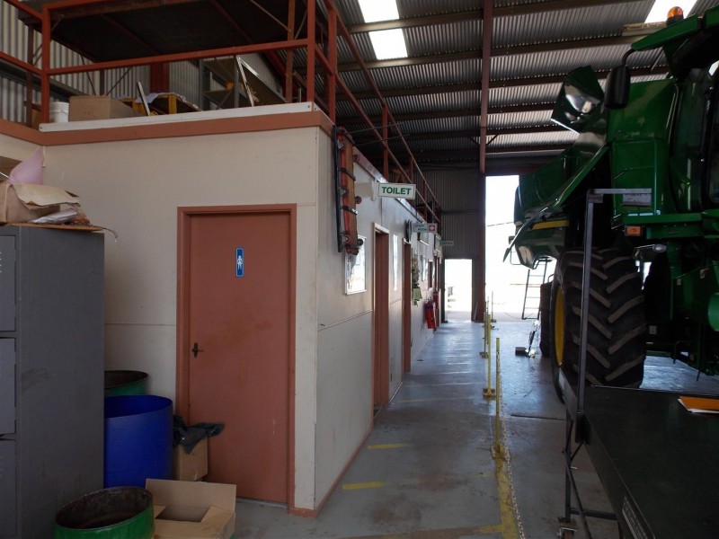 28-32 Clarinda Street, Parkes NSW 2870
