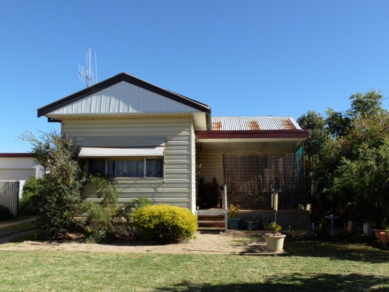 6 Thornbury Street, Parkes NSW 2870