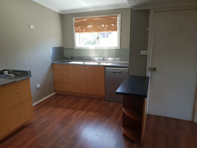 6 Thornbury Street, Parkes NSW 2870