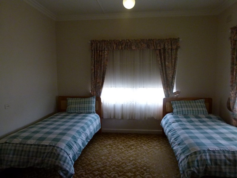 32 Flint Street, Forbes NSW 2871