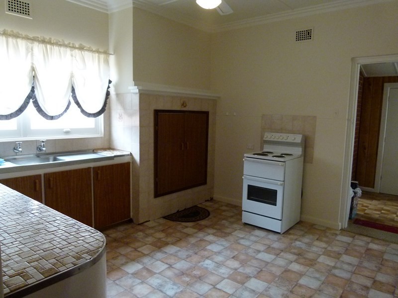 32 Flint Street, Forbes NSW 2871