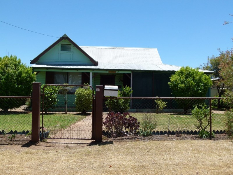 11 Black Street, Forbes NSW 2871