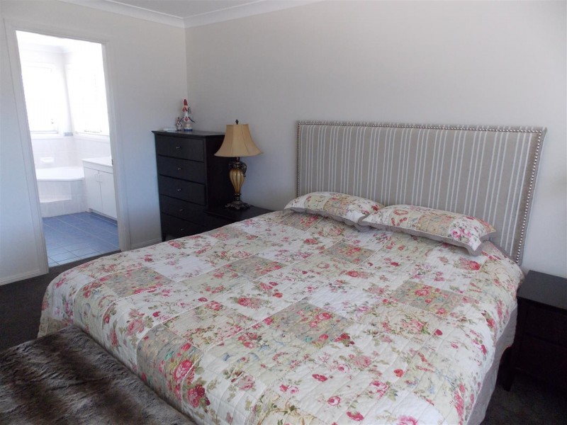 235 Nash Street, Parkes NSW 2870