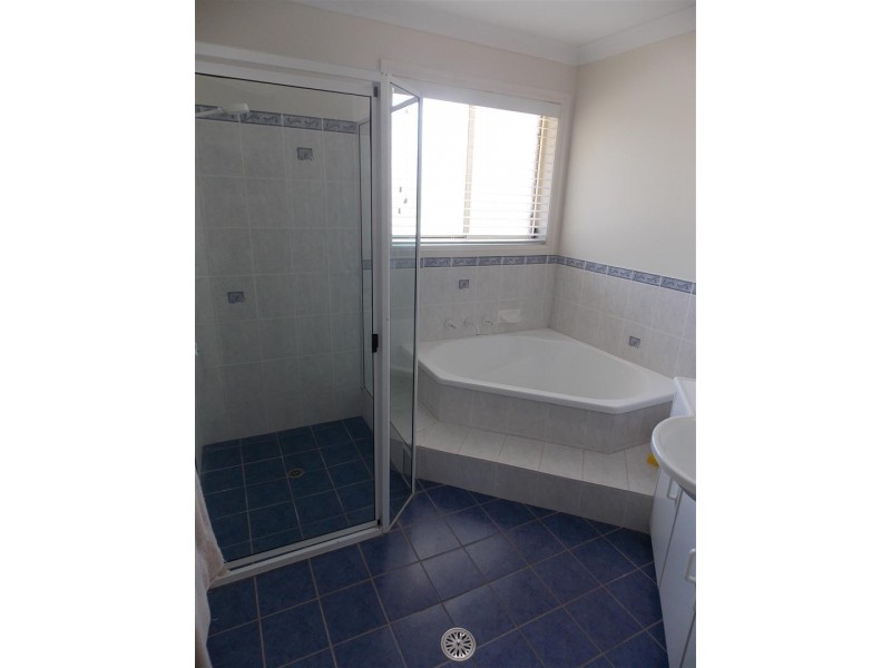 235 Nash Street, Parkes NSW 2870