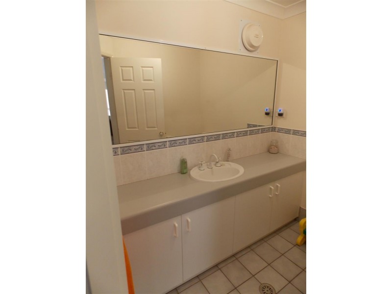 235 Nash Street, Parkes NSW 2870