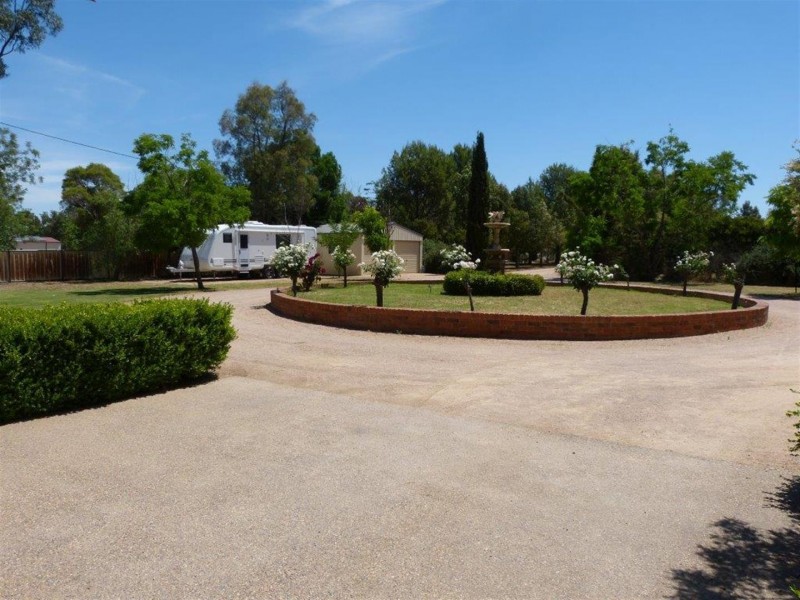 235 Nash Street, Parkes NSW 2870