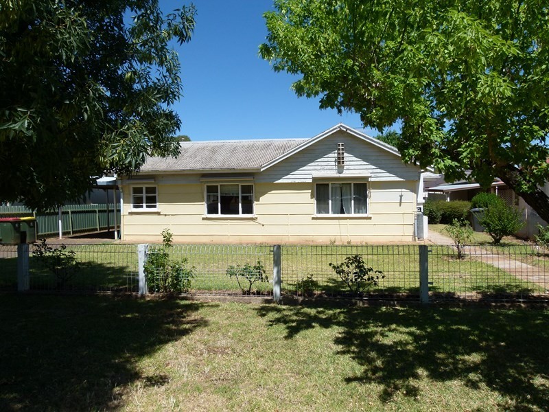 35 Wambat Street, Forbes NSW 2871