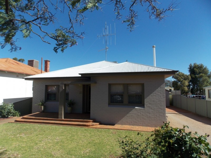 27 Mitchell Street, Parkes NSW 2870