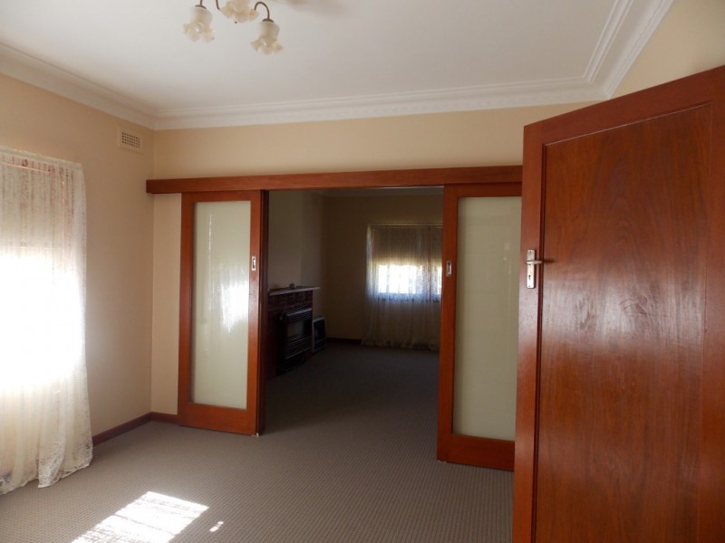 27 Mitchell Street, Parkes NSW 2870